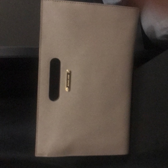 Original Michael Kors Tan Clutch W/ Dust Bag - Picture 5 of 5